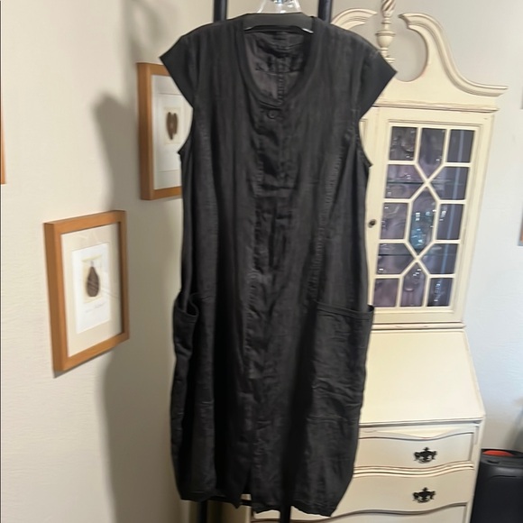 Black Label Elegant Black Midi Dress
